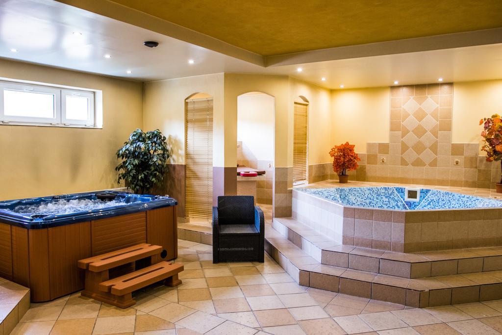 Hotel Kamei Snina Ngoại thất bức ảnh